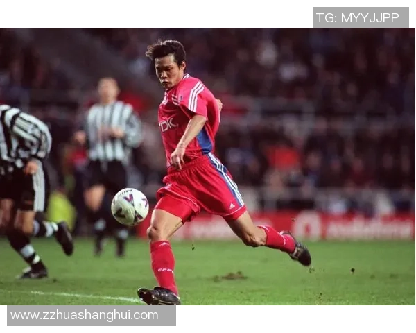 简单足球球星介绍：了解世界足坛巨星背后的故事与成就