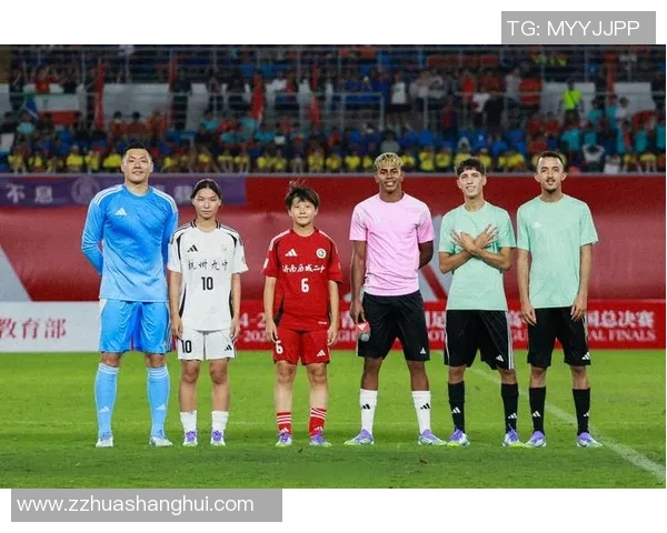 2025年度全球足球球星积分排名揭晓前十名球员表现分析